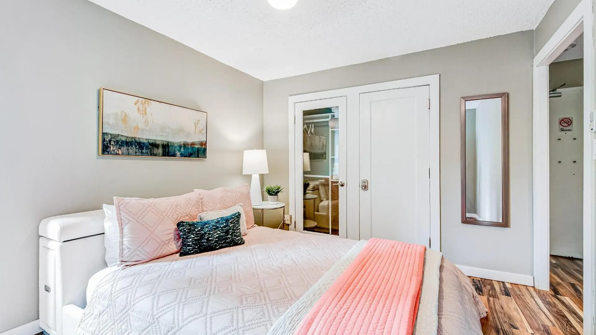The Heart Of Seattle Apartment United States